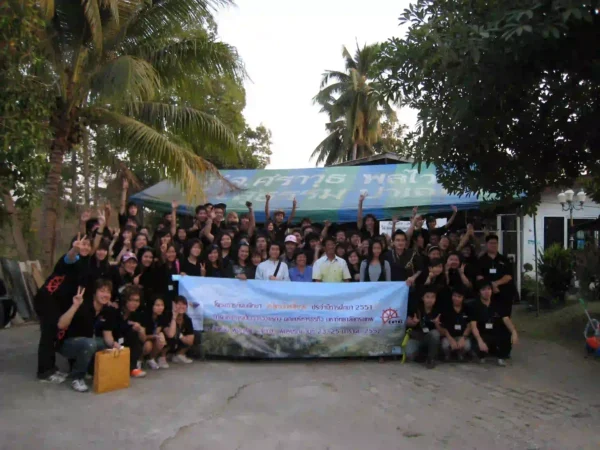 ถ่ายรูปร่วมกันในการทำกิจกรรม