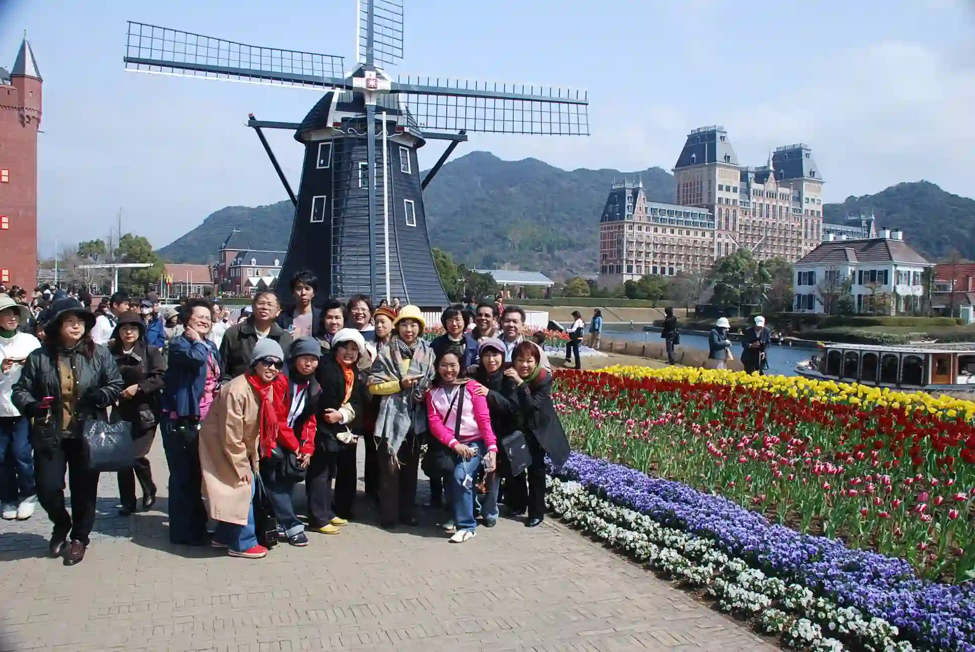 กังหันลมหน้าหมู่บ้านฮอลแลนด์ นางาซากิ